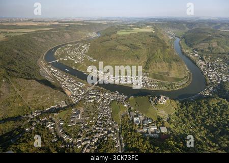 Vista aerea, Reichsburg Cochem, Moselschleife vicino a Cochem, Mosella, Cochem, Eifel, Renania-Palatinato, Germania, Europa, vista dall'alto, fot. aerea Foto Stock