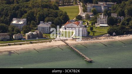 La più antica località balneare della Germania, l'hotel termale Strand, molo, molo, complesso alberghiero a 5 stelle Plus Kempinski Grand Hotel Heiligendamm, località del Mar Baltico, healt Foto Stock