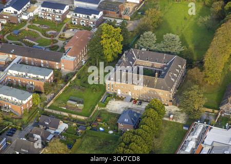 Vista aerea, monastero Comunità delle Beatitudini, sinistra Laurentius-Haus casa di riposo con parco e monastero Visitation, Uedem, basso Reno, Nord Foto Stock