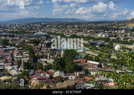 Paesaggio urbano dell'architettura di Old Tbilisi, capitale della Georgia Foto Stock