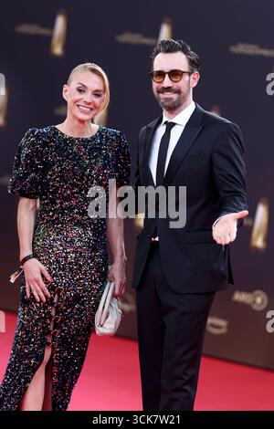 Colonia, Germania. 10 settembre 2025. Inga Leschek, direttore del programma RTL, e Jan Köppen, presentatore, partecipano alla cerimonia di premiazione della televisione tedesca presso gli MMC Studios. Crediti: Rolf Vennenbernd/dpa/Alamy Live News Foto Stock