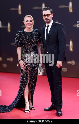 Colonia, Germania. 10 settembre 2025. Inga Leschek, direttore del programma RTL, e Jan Köppen, presentatore, partecipano alla cerimonia di premiazione della televisione tedesca presso gli MMC Studios. Crediti: Rolf Vennenbernd/dpa/Alamy Live News Foto Stock