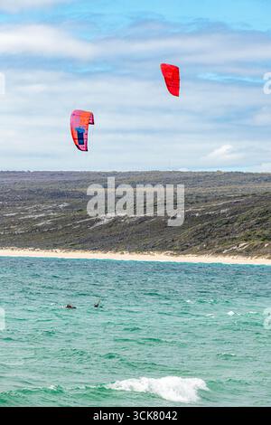 Kite surf a Hamelin Bay Beach, vicino a Karridale, nella regione di Margaret River, nella Contea di Augusta nella regione SW dell'Australia Occidentale WA Foto Stock