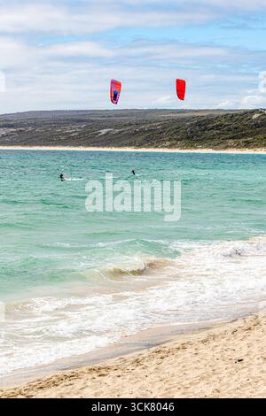 Kite surf a Hamelin Bay Beach, vicino a Karridale, nella regione di Margaret River, nella Contea di Augusta nella regione SW dell'Australia Occidentale WA Foto Stock