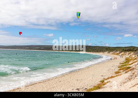 Kite surf a Hamelin Bay Beach, vicino a Karridale, nella regione di Margaret River, nella Contea di Augusta nella regione SW dell'Australia Occidentale WA Foto Stock
