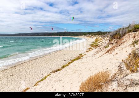 Kite surf a Hamelin Bay Beach, vicino a Karridale, nella regione di Margaret River, nella Contea di Augusta nella regione SW dell'Australia Occidentale WA Foto Stock