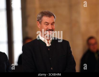 Fussball, Herren, Bundesliga, Saison 2025/2026, FC Bayern München, Empfang der Herrenmannschaft und Frauenmannschaft, Bayerische Staatskanzlei die beiden Mannschaften des FC Bayern München wurden von Dr. Markus Söder, Bayerischer Ministerpräsident in der Bayerischen Staatskanzlei geehrt, hier im Bild Dr. Markus Söder, Bayerischer Ministerpräsident Kopf, Oberkörper, nachdenken, a Gedanken Foto Stock