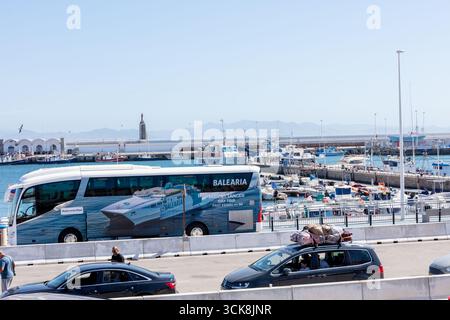 Porto di Tarifa con autobus Balearia Spagna settembre 2025 Foto Stock