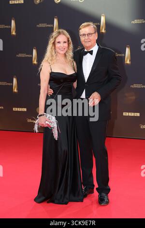 Katja Burkard und Hans Mahr bei der Verleihung vom 'Deutschen Fernsehpreis' am 10.09.2025 a Koeln Foto Stock