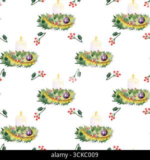 Candele, rami di pino, bacche di agrifoglio, baubles e motivo natalizio senza cuciture ad acquerello della ghirlanda isolato su bianco. Ideale per avvolgere carta e tessuto Foto Stock