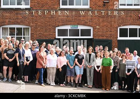 La Principessa del Galles (centro) durante una visita a Sudbury Silk Mills a Sudbury, Suffolk, una tessitura a conduzione familiare che è stata all'avanguardia nella tessitura jacquard e parte integrante dell'industria tessile britannica per oltre 300 anni. Data foto: Giovedì 11 settembre 2025. Foto Stock
