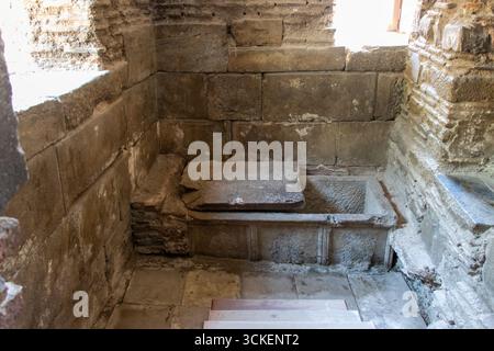Iznik Bursa Turchia luglio 28 2025: La Moschea/chiesa di Iznik Hagia Sophia Orhan, oggi utilizzata come moschea, è una basilica, una chiesa costruita nel IV-V secolo Foto Stock