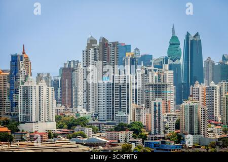 Architettura moderna che definisce lo skyline di Panama City, Panama Foto Stock