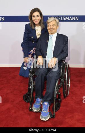 Alexandra von Rehlingen und Matthias Prinz bei der BERTELSMANN Sommerparty a Berlino AM 11.09.2025 *** Alexandra von Rehlingen e Matthias Prinz alla festa estiva BERTELSMANN a Berlino l'11 09 2025 Foto Stock