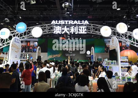 Pechino, Cina. 10 settembre 2025. La gente partecipa all'apertura del padiglione dell'Australia, la Guest Country of Honor, alla China International Fair for Trade in Services (CIFTIS) 2025, a Pechino, capitale della Cina, 10 settembre 2025. Crediti: Liu Lingyi/Xinhua/Alamy Live News Foto Stock