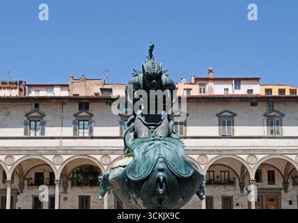 Fontane di mostro marino di Pietro tacca e loggia dei serviti in Piazza della Santissima Annunziata, Firenze, Italia Foto Stock