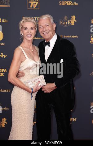 Grit Weiss und Jo Groebel bei der Verleihung 'Die Goldene Henne' am 12.09.2025 a Lipsia Foto Stock