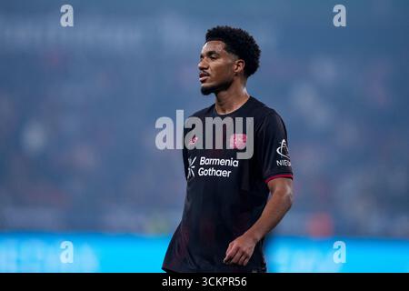 LEVERKUSEN, GERMANIA - 12 SETTEMBRE: Malik Tillman del Bayer 04 Leverkusen guarda durante la partita di Bundesliga tra Bayer 04 Leverkusen ed Eintracht Frankfurt alla BayArena il 12 settembre 2025 a Leverkusen, Germania. (Foto di Rene Nijhuis) Foto Stock