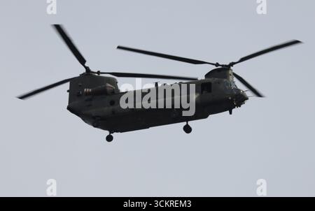 Un Boeing CH-47 Chinook della RAF Foto Stock
