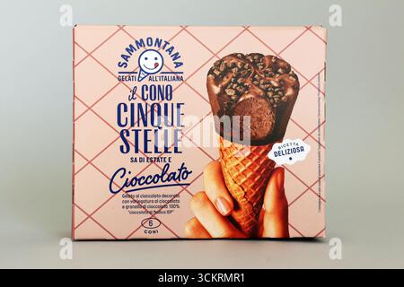 Sammontana cinque stelle, coni gelato italiano con gusto cioccolato prodotto da Sammontana S.p.A. Foto Stock
