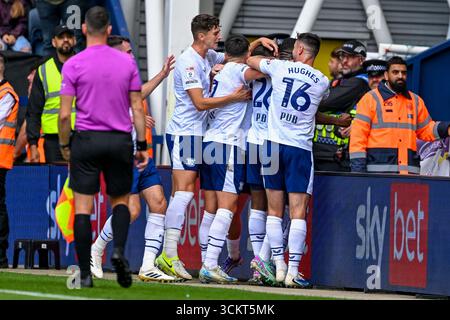 /I giocatori di preston ne celebrano il gol di apertura di Lewis Dobbin del Preston North End durante la partita del Campionato Sky Bet Preston North End vs Middlesbrough a Deepdale, Preston, Regno Unito, 13 settembre 2025 (foto di Adam Gee/News Images) Foto Stock