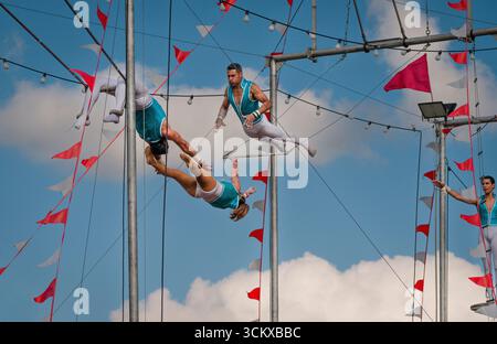 The Flying Cortes Flying Trapeze Act Hebron Harvest Fair   Hebron, Connecticut, USA Foto Stock