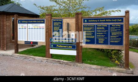 Salisbury and South Wilts Golf Club, Netherhampton Road, Netherhampton, Salisbury, Wiltshire, Inghilterra, Regno Unito - scheda informativa per disabili Foto Stock
