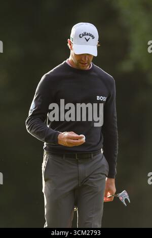 Wentworth Club, Londra, Regno Unito. 14 settembre 2025. Il BMW PGA Championship Final Round; Thomas Detry del Belgio guarda dalla prima buca Credit: Action Plus Sports/Alamy Live News Foto Stock