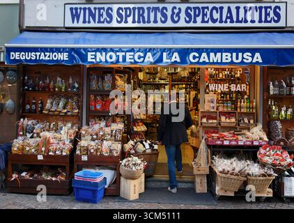 Negozio di gastronomia, Stresa Lago Maggiore, Piemonte, Italia Foto Stock