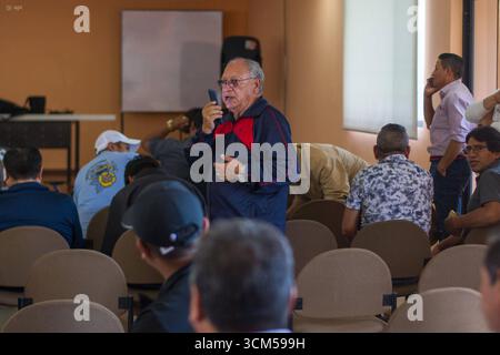 UIO REUNIONTRANSPORTISTAS Quito, domenica 14 settembre 2025 il sindacato dei trasporti si riunisce per definire il percorso in relazione all'eliminazione della sovvenzione diesel, decretato dal governo del presidente Daniel Noboa foto Juan Ruiz API Quito Pichincha Ecuador POL UIO REUNIONTRANSPORTISTAS d0c825b2efee9917dcdf1db88c0060db Copizxit Foto Stock