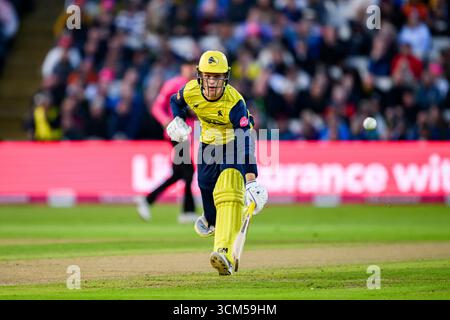 WARWICKSHIRE, REGNO UNITO. 13 settembre: Toby Albert degli Hampshire Hawks in azione durante Hampshire Hawks vs Somerset - Vitality Blast Final all'Edgbaston Cricket Ground sabato 13 settembre 2025 nel WARWICKSHIRE, REGNO UNITO. Crediti: Taka Wu/Alamy Live News Foto Stock