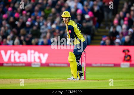 WARWICKSHIRE, REGNO UNITO. 13 settembre: Toby Albert degli Hampshire Hawks in azione durante Hampshire Hawks vs Somerset - Vitality Blast Final all'Edgbaston Cricket Ground sabato 13 settembre 2025 nel WARWICKSHIRE, REGNO UNITO. Crediti: Taka Wu/Alamy Live News Foto Stock