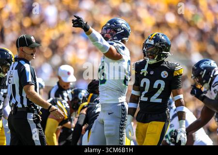 Pittsburgh, Pennsylvania, Stati Uniti. 14 settembre 2025. Il tight end dei Seattle Seahawks AJ BARNER (88) segna un primo down durante la partita di football tra Pittsburgh Steelers e Seattle Seahawks a Pittsburgh, Pennsylvania. (Immagine di credito: © Brent Gudenschwager/ZUMA Press Wire) SOLO PER USO EDITORIALE! Non per USO commerciale! Crediti: ZUMA Press, Inc./Alamy Live News Foto Stock