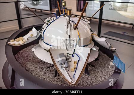 Discesa del veicolo della stazione interplanetaria automatica Mars-3 presso il Cosmonautics Center di Mosca. Modello in scala 1:1: Mosca, Russia - 19 ottobre 202 Foto Stock