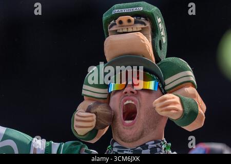 East Rutherford, New Jersey, Stati Uniti. 14 settembre 2025. I tifosi dei New York Jets reagiscono durante una partita di football NFL contro i Buffalo Bills, domenica 14 settembre 2025, a East Rutherford, NJ (Christopher Szagola/Cal Sport Media) crediti: Cal Sport Media/Alamy Live News Foto Stock
