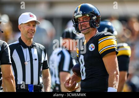 Pittsburgh, Pennsylvania, Stati Uniti. 14 settembre 2025. Il quarterback dei Pittsburgh Steelers AARON RODGERS (8) prima della partita di football tra i Pittsburgh Steelers e i Seattle Seahawks a Pittsburgh, Pennsylvania. (Immagine di credito: © Brent Gudenschwager/ZUMA Press Wire) SOLO PER USO EDITORIALE! Non per USO commerciale! Crediti: ZUMA Press, Inc./Alamy Live News Foto Stock