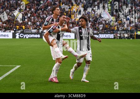 Kenan Yildiz della Juventus, Dusan Vlahovic della Juventus, Weston McKennie della Juventus durante il match di serie A tra Juventus FC e FC Internazionale ad Alli Foto Stock