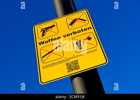 Nessuna traccia di armi su Jungfernstieg ad Amburgo, Germania Foto Stock