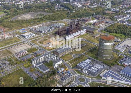 Phoenix-West Areal e Hoesch-Gasometer e KIS Antriebstechnik GmbH con tetto solare e costruzione di società Konrad-Adenauer-Allee con vecchio fattore Foto Stock