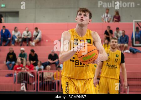 Tuebingen, Germania. 14 settembre 2025. Conner Nelson (Tigers Tuebingen n. 21) GER, Tigers Tuebingen vs. Basket Swans Gmunden, Basketball, Herren, Vorbereitung 2. Barmer Basketball Bundesliga, Testspiel, Spielzeit 2025/2026, 14.09.2025, foto: Eibner-Pressefoto/Wolfgang Frank credito: dpa/Alamy Live News Foto Stock