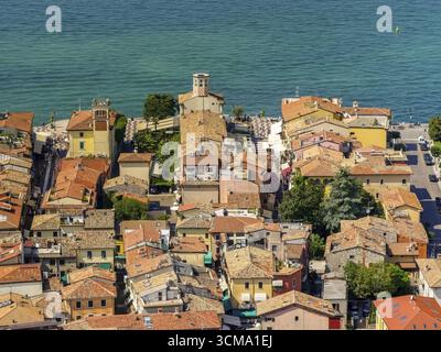 Vista aerea, Lago di Garda, Dogana Veneta, centro città, vista sul lago, Lago di Garda, Lazise, Italia settentrionale, Veneto, Italia, IT, Europa, occhi d'uccello Foto Stock
