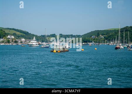 Barche ormeggiate sul fiume Dart da Dartmouth Devon UKBoats ormeggiate sul fiume Dart da Dartmouth Boats on the River Dart da Dartmouth Devon UK Foto Stock