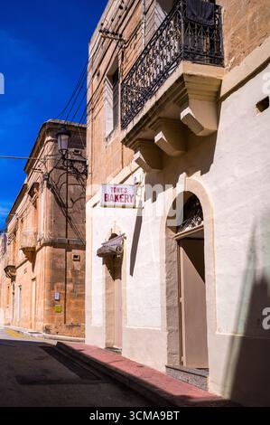 L'isola mediterranea di Malta e in particolare Mellieha, una città nel nord del paese sulla costa. Foto Stock