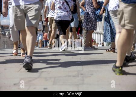 Venezia, Italia - 3 settembre 2025: Turisti a Venezia durante la 82a Mostra Internazionale d'Arte cinematografica di Venezia Foto Stock