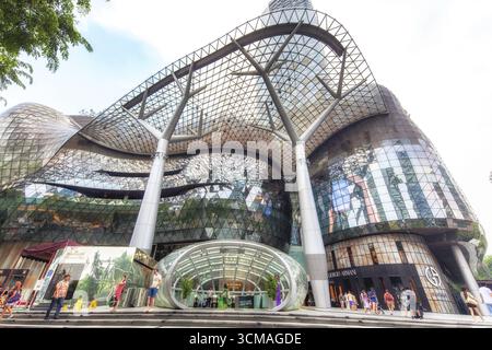 Accesso rapido MRT di fronte al centro commerciale Ion Orchard, Orchard Road, architettura moderna, zona centrale, quartiere centrale degli affari, Singapor Foto Stock