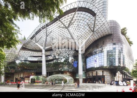 Accesso rapido MRT di fronte al centro commerciale Ion Orchard, Orchard Road, architettura moderna, zona centrale, quartiere centrale degli affari, Singapor Foto Stock
