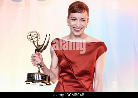 West Hollywood, Stati Uniti. 14 settembre 2025. WEST HOLLYWOOD, LOS ANGELES, CALIFORNIA, Stati Uniti d'America - 14 SETTEMBRE: Britt Lower, vincitrice del premio Lead Actress in a Drama Series per 'Severance' indossando Calvin Klein, arriva al 77° Annual Primetime Emmy Awards Party di Apple TV tenutosi a Ysabel il 14 settembre 2025 a West Hollywood, Los Angeles, California, Stati Uniti. (Foto di Xavier Collin/Image Press Agency) credito: Image Press Agency/Alamy Live News Foto Stock