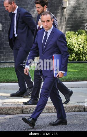 Sébastien Lecornu, primo ministro francese, poi ministro della difesa durante il vertice Francia-Regno Unito a Downing Street, Londra, Regno Unito Foto Stock