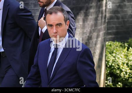 Sébastien Lecornu, primo ministro francese, poi ministro della difesa durante il vertice Francia-Regno Unito a Downing Street, Londra, Regno Unito Foto Stock