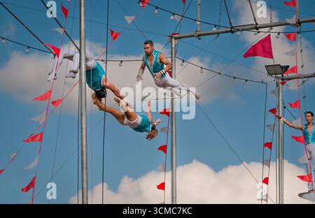 The Flying Cortes Flying Trapeze Act Hebron Harvest Fair   Hebron, Connecticut, USA Foto Stock